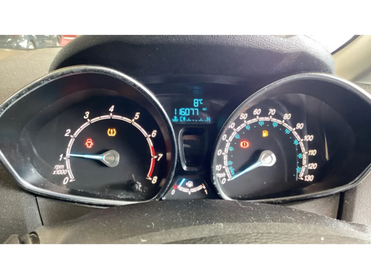 Ford Fiesta ZETEC - Image 3