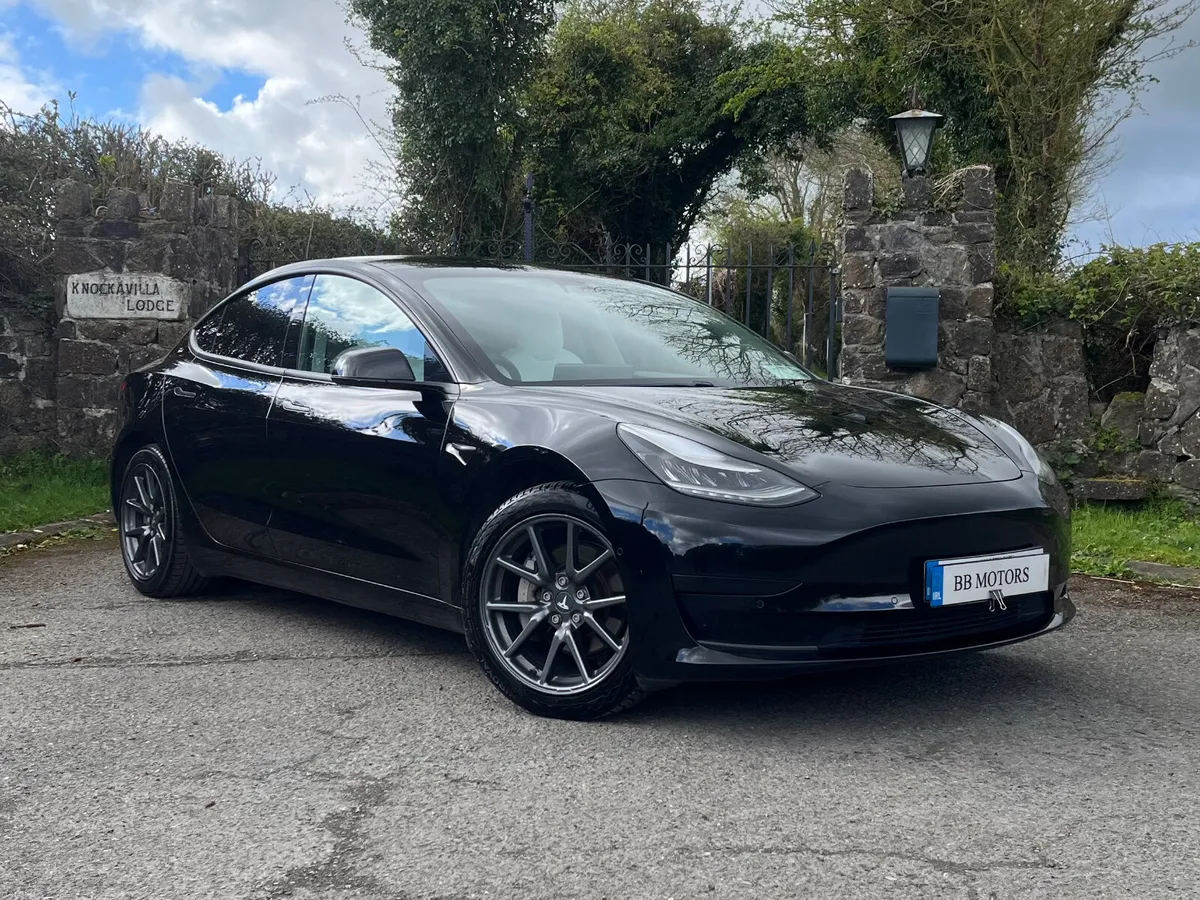 Tesla Model 3 Standard Range Plus - Image 2