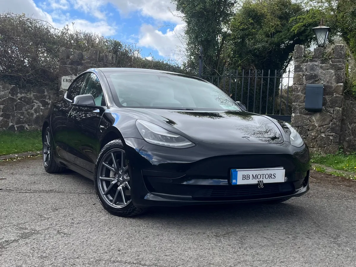 Tesla Model 3 Standard Range Plus - Image 1