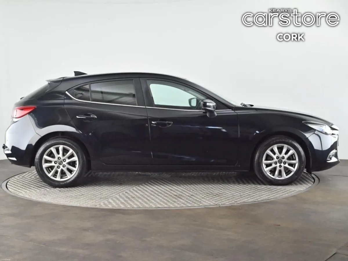 Mazda Mazda3 1.5D 5DR (105ps) EXECUTIVE SE - Image 2