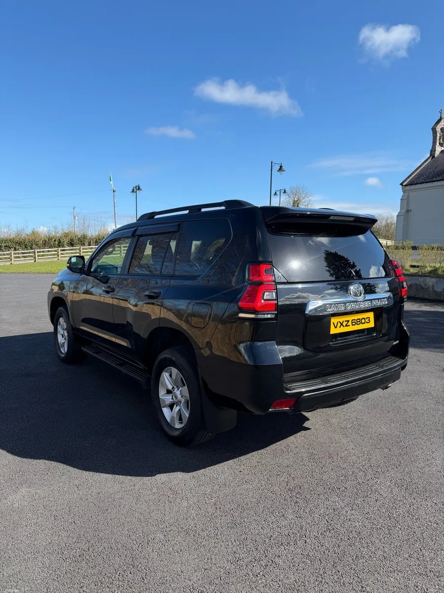 Toyota Land Cruiser LWB 2.8 D-4D Auto - Image 3