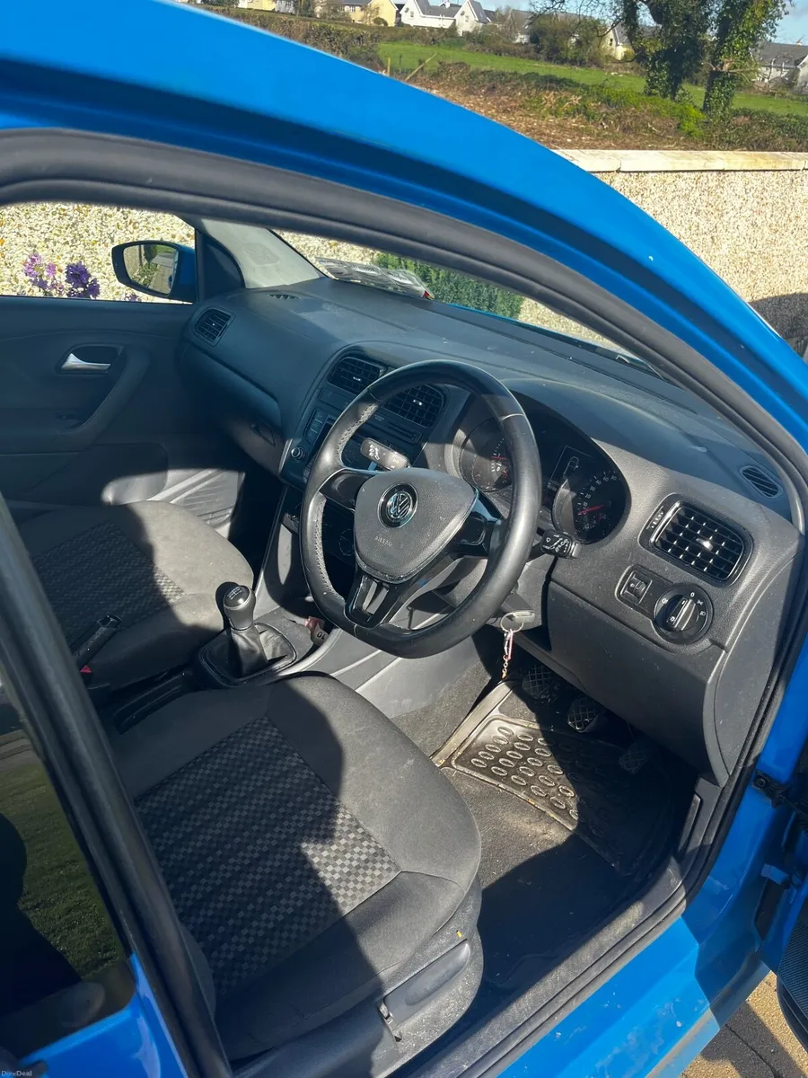 Volkswagen Polo 2015 - Image 4