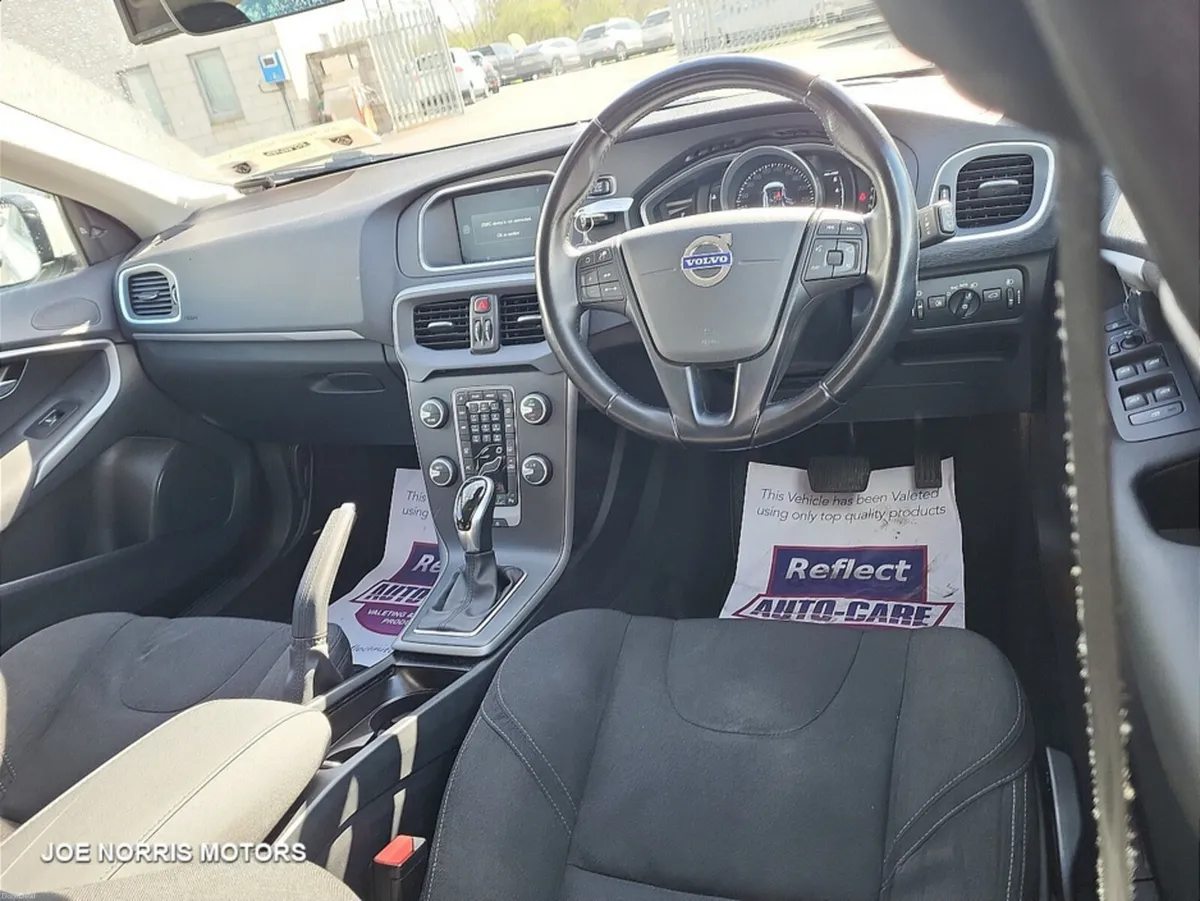 Volvo V40 1.6 Petrol Automatic - Image 6