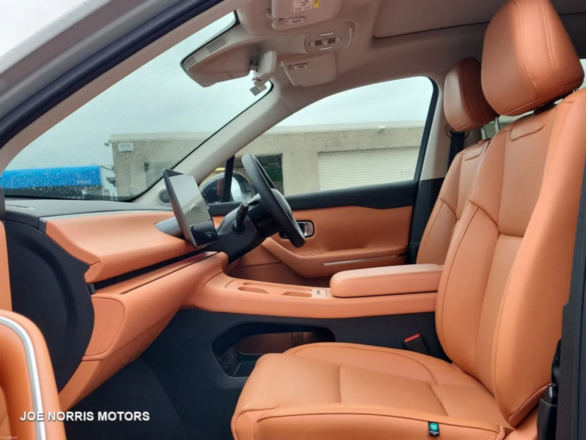 Leapmotor C10 DESIGN REEV 5DR AUTO HYBRID 985 KM R - Image 2