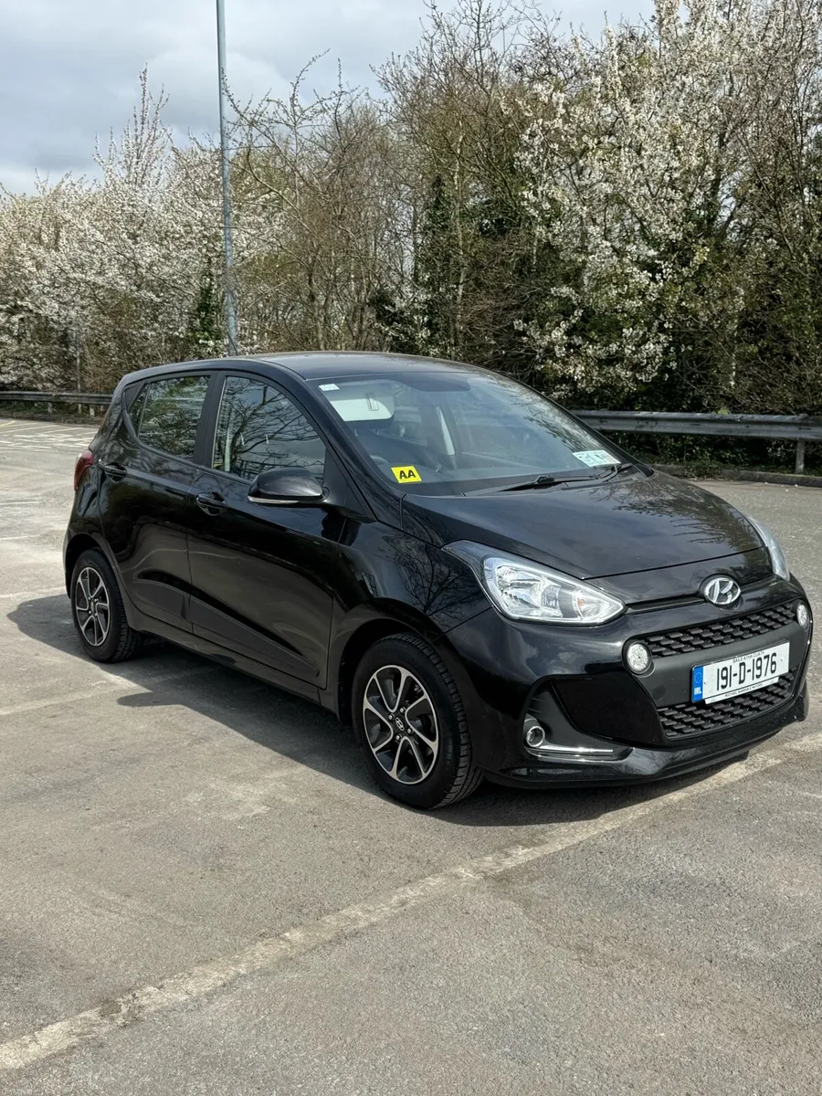 Hyundai i10 Deluxe Automatic 26k km - Image 1