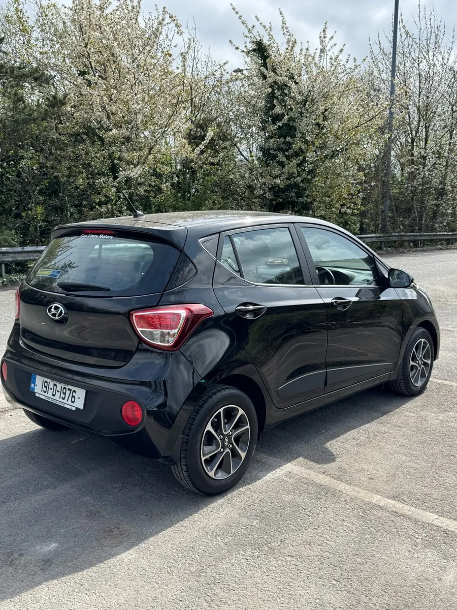 Hyundai i10 Deluxe Automatic 26k km - Image 2