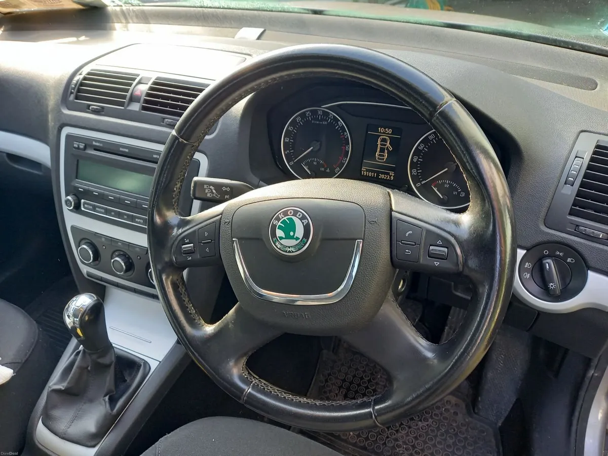 Skoda Octavia 2010 - Image 3