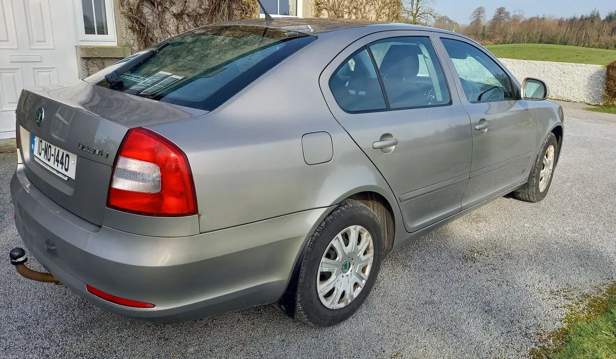 Skoda Octavia 2010 - Image 4
