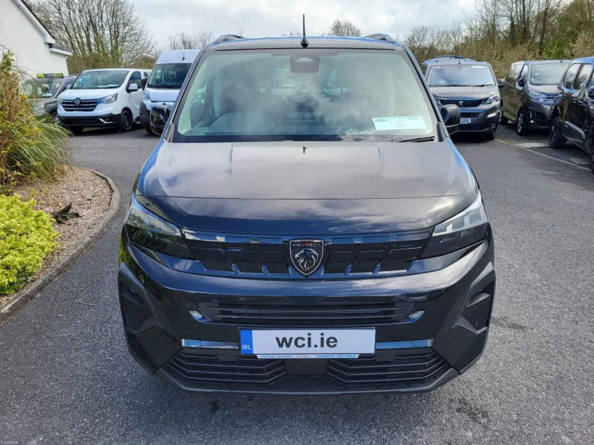 Wheelchair Taxi New - Image 3