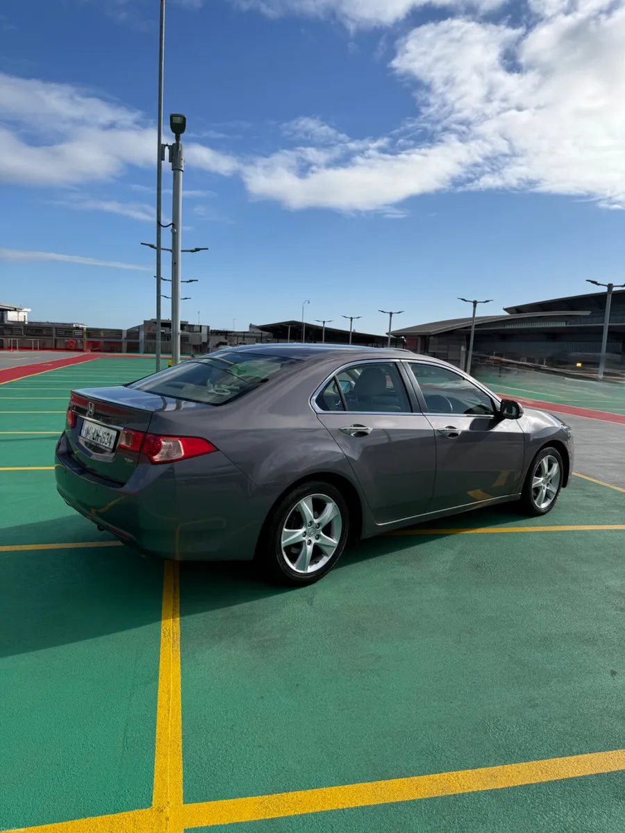 141 Honda Accord 2.2 iDTEC - EXECUTIVE MODEL - Image 6