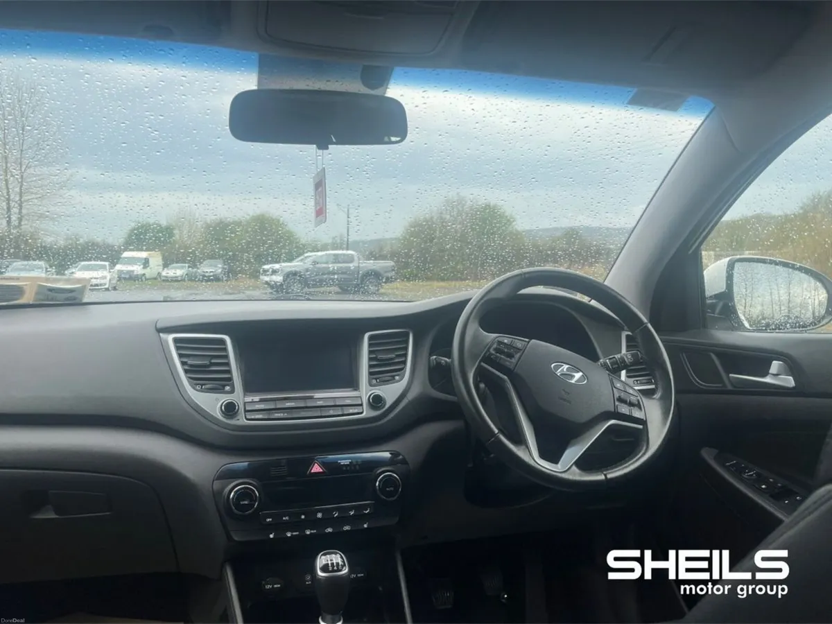 Hyundai Tucson 1.6 Executive Petrol - Image 3