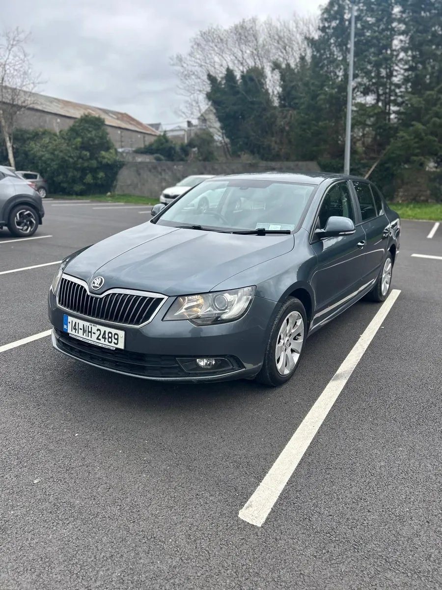 Skoda Superb 2014 - Image 2