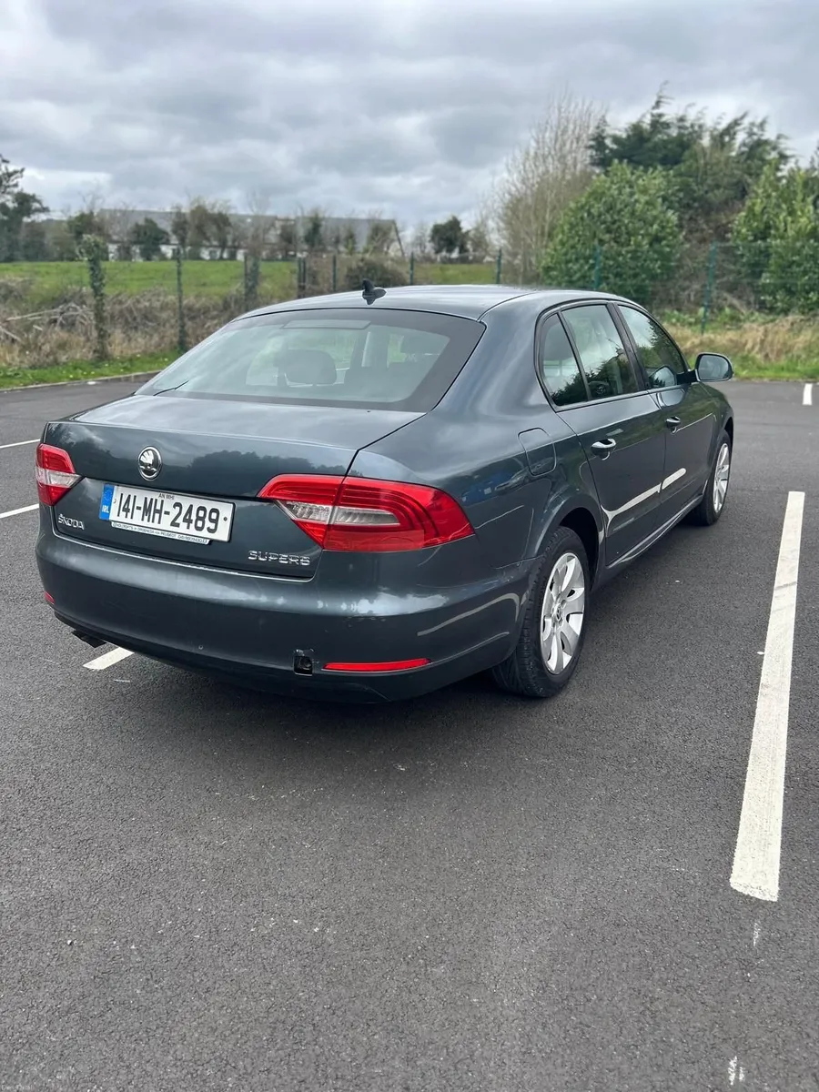 Skoda Superb 2014 - Image 4
