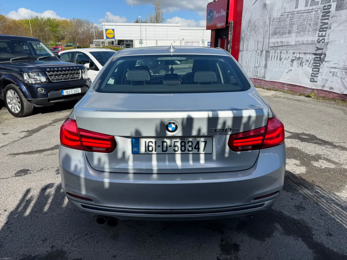 BMW 3-Series 2016 330e in top condition €9950 - Image 6