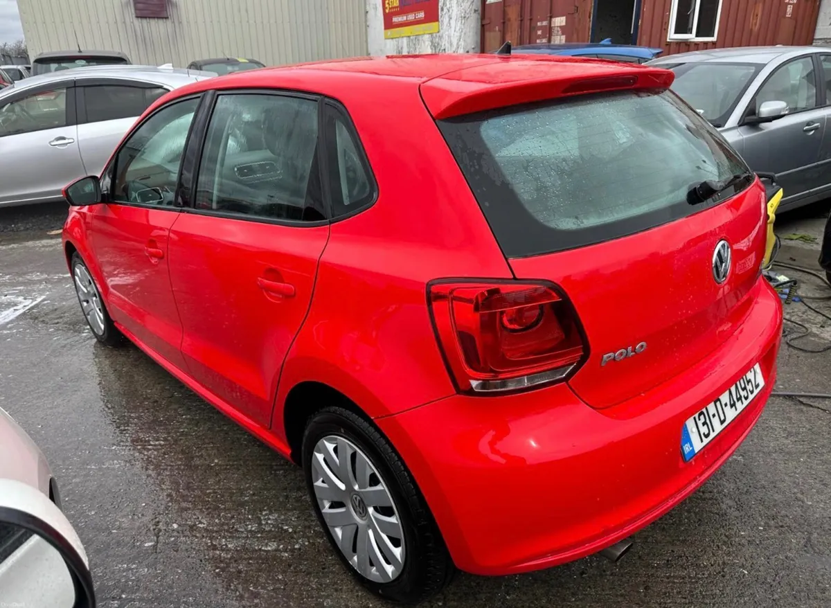 Volkswagen Polo 2013 Automatic/ only 32k km. - Image 4