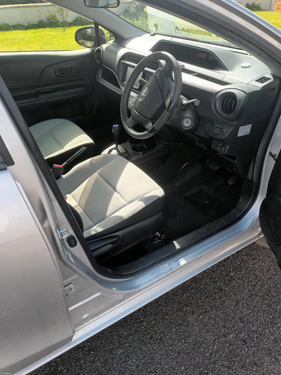 Toyota Aqua - Image 4