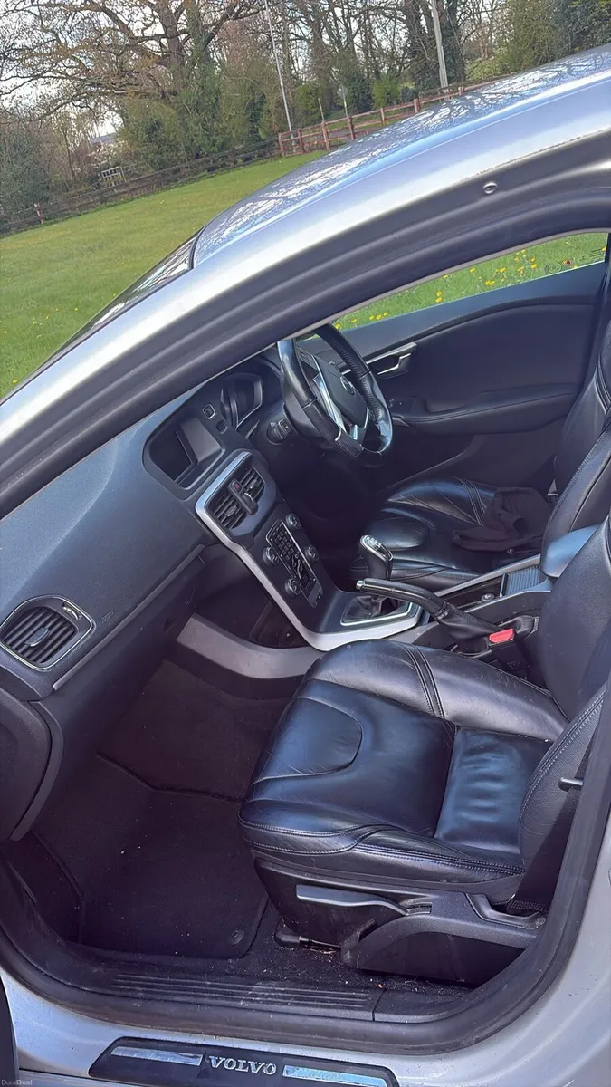 142 VOLVO V40 1.6 Diesel - Image 3