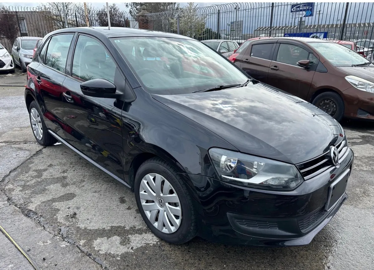 Volkswagen Polo 2013 Automatic/ only 64532km. - Image 1