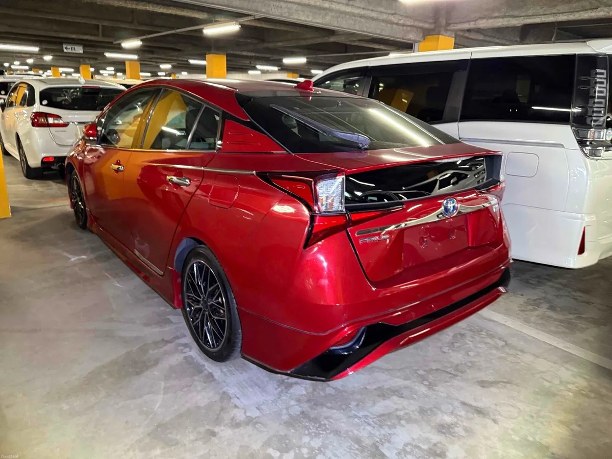 2019 Toyota Prius Tesla Style Screen landing 23/4 - Image 3