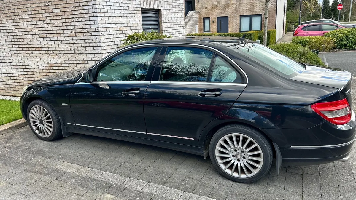 Mercedes-Benz C-Class 2007 - Image 2