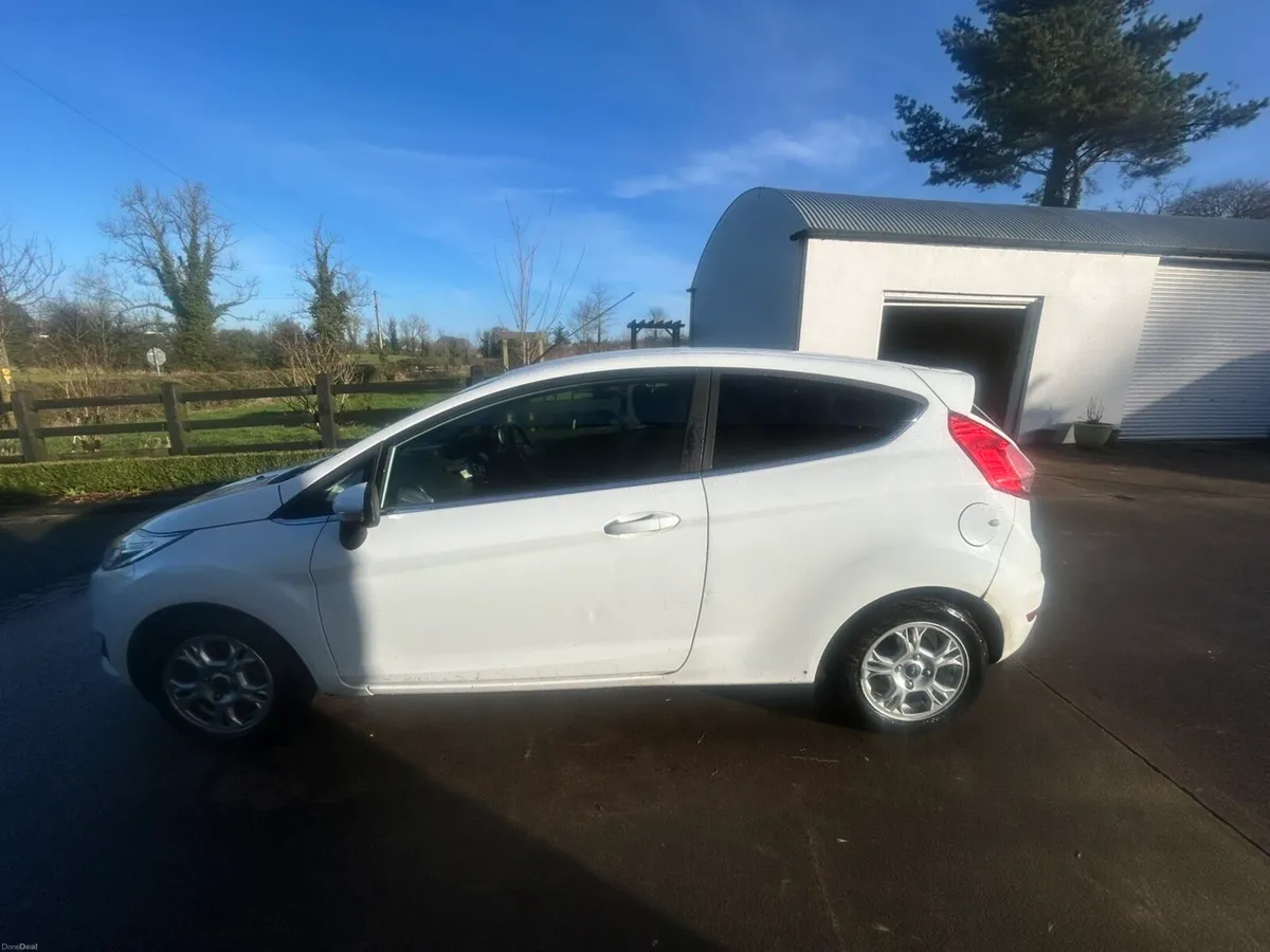 Ford Fiesta - Image 4