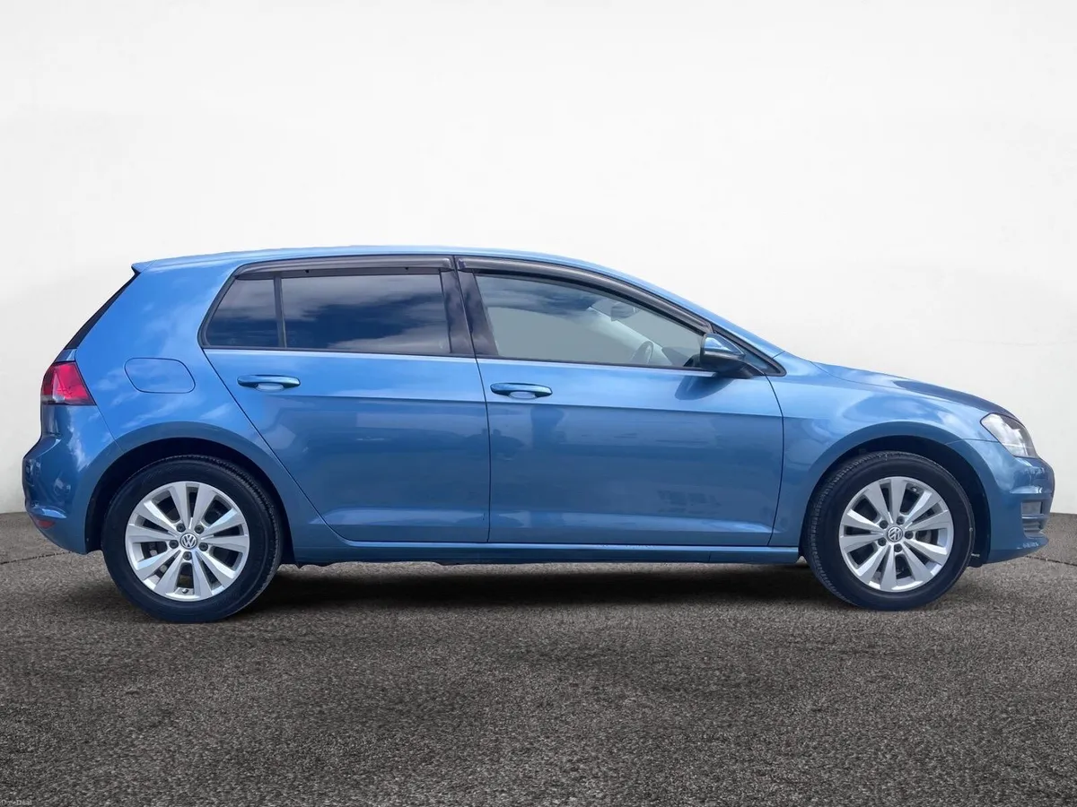 Volkswagen Golf 2013 AUTOMATIC - Image 2