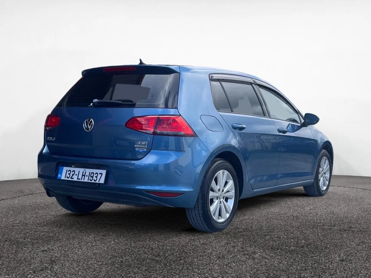 Volkswagen Golf 2013 AUTOMATIC - Image 3
