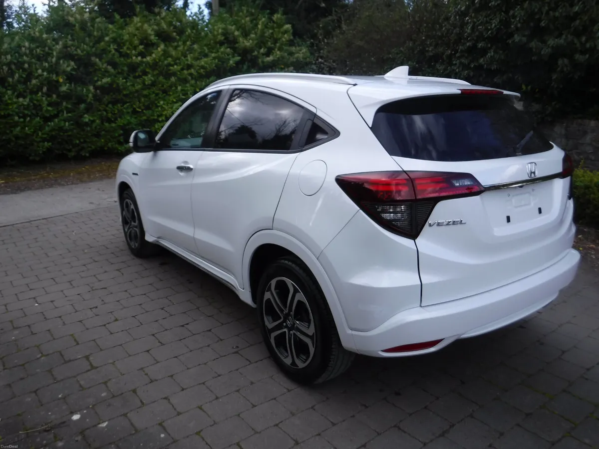 HONDA VEZEL 1.5 AUTO HYBRID NCT 3/28 - Image 4