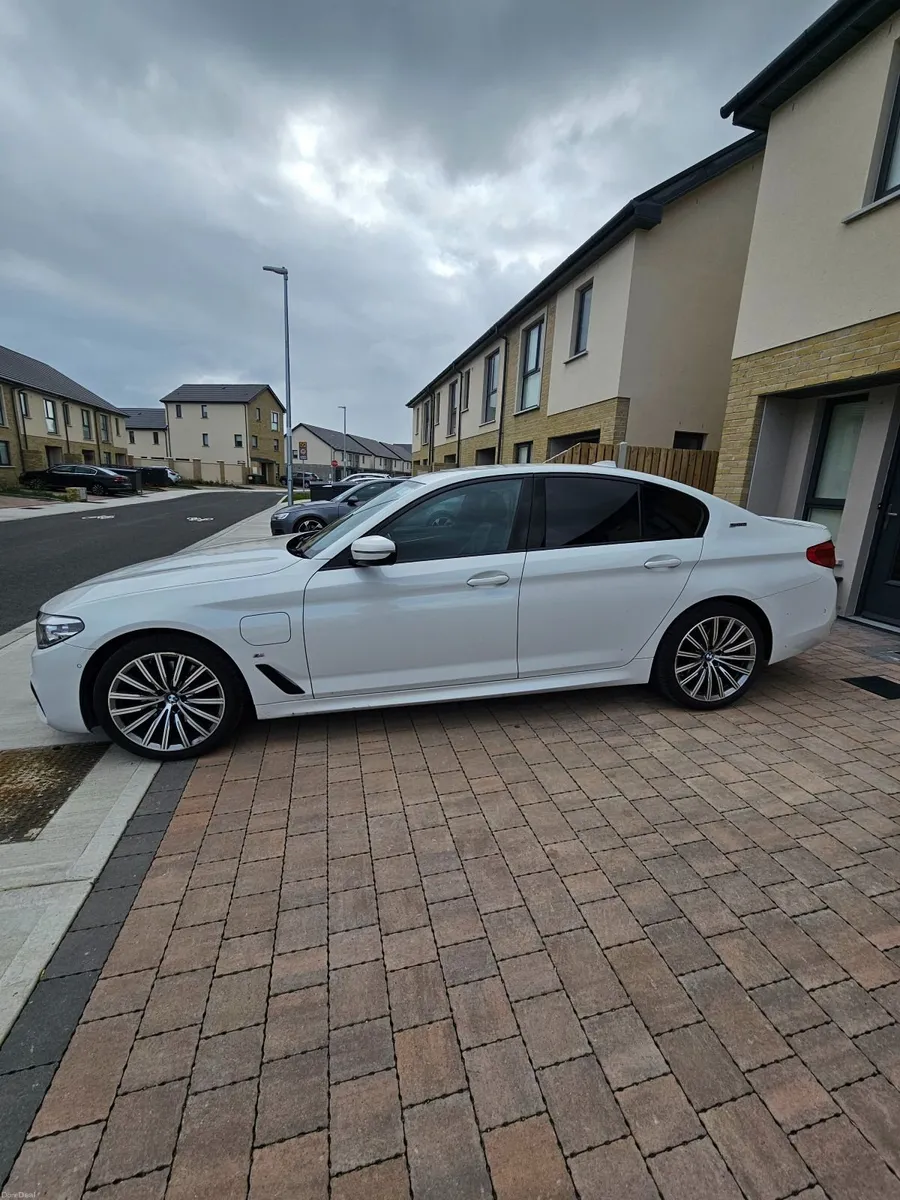 BMW 5-Series 2018 - Image 3
