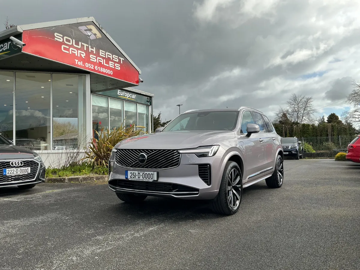 2025 VOLVO XC90 CORE T8 PHEV AWD AUTO - Image 2