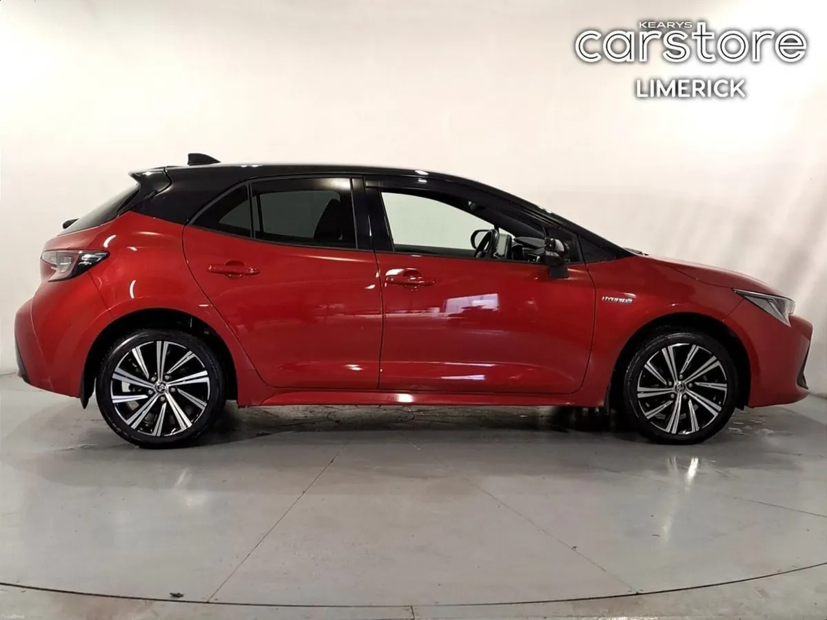Toyota Corolla 1.8 Hybrid Luna Sport Hatchback - Image 2