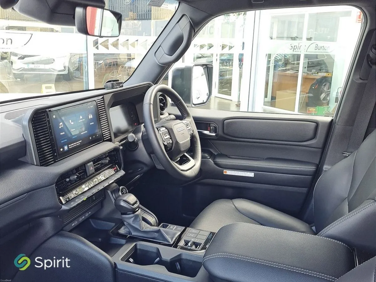 Toyota Land Cruiser LWB AUTO - Image 3