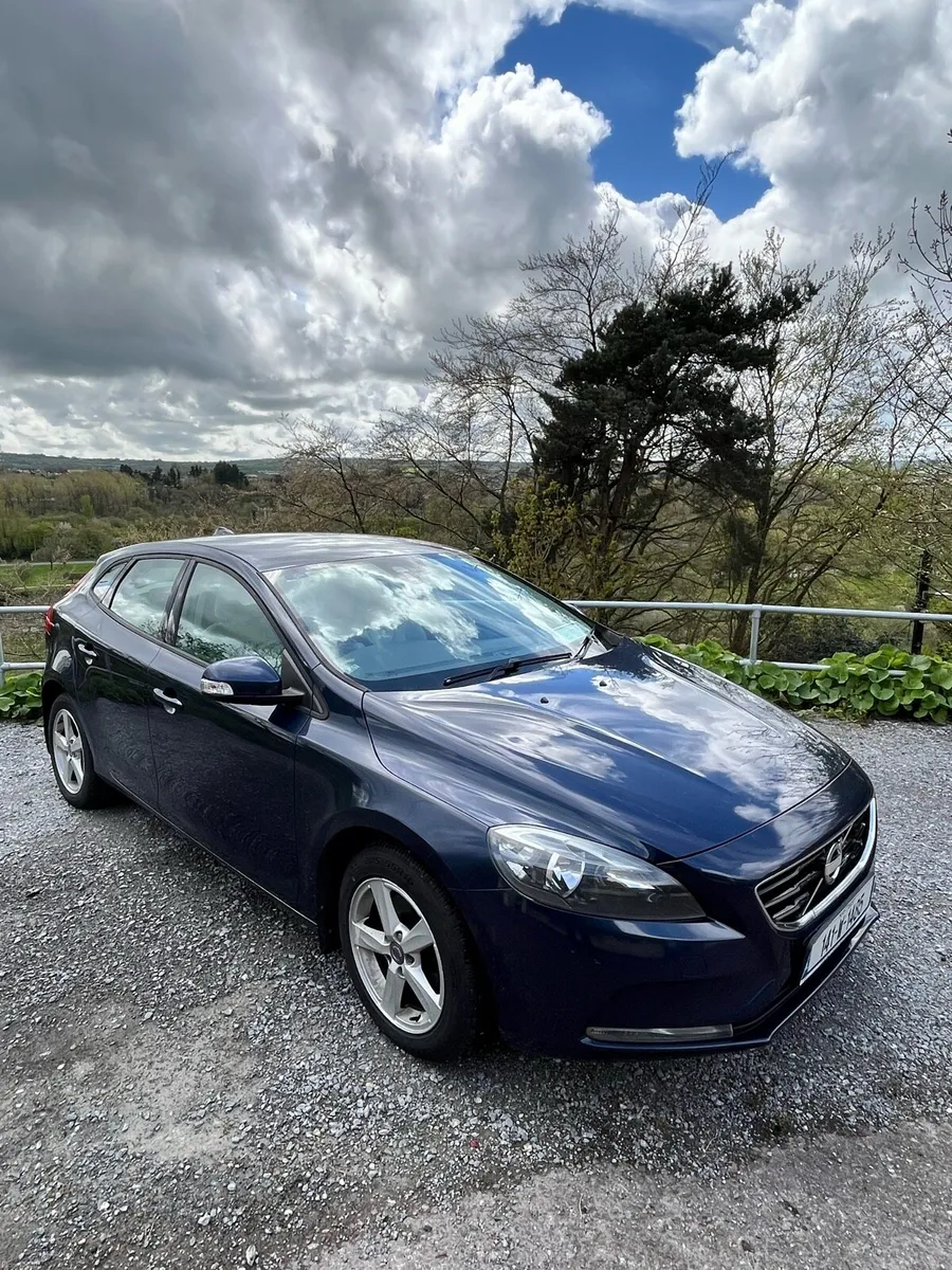 Volvo v 40 automatic diesel - Image 3