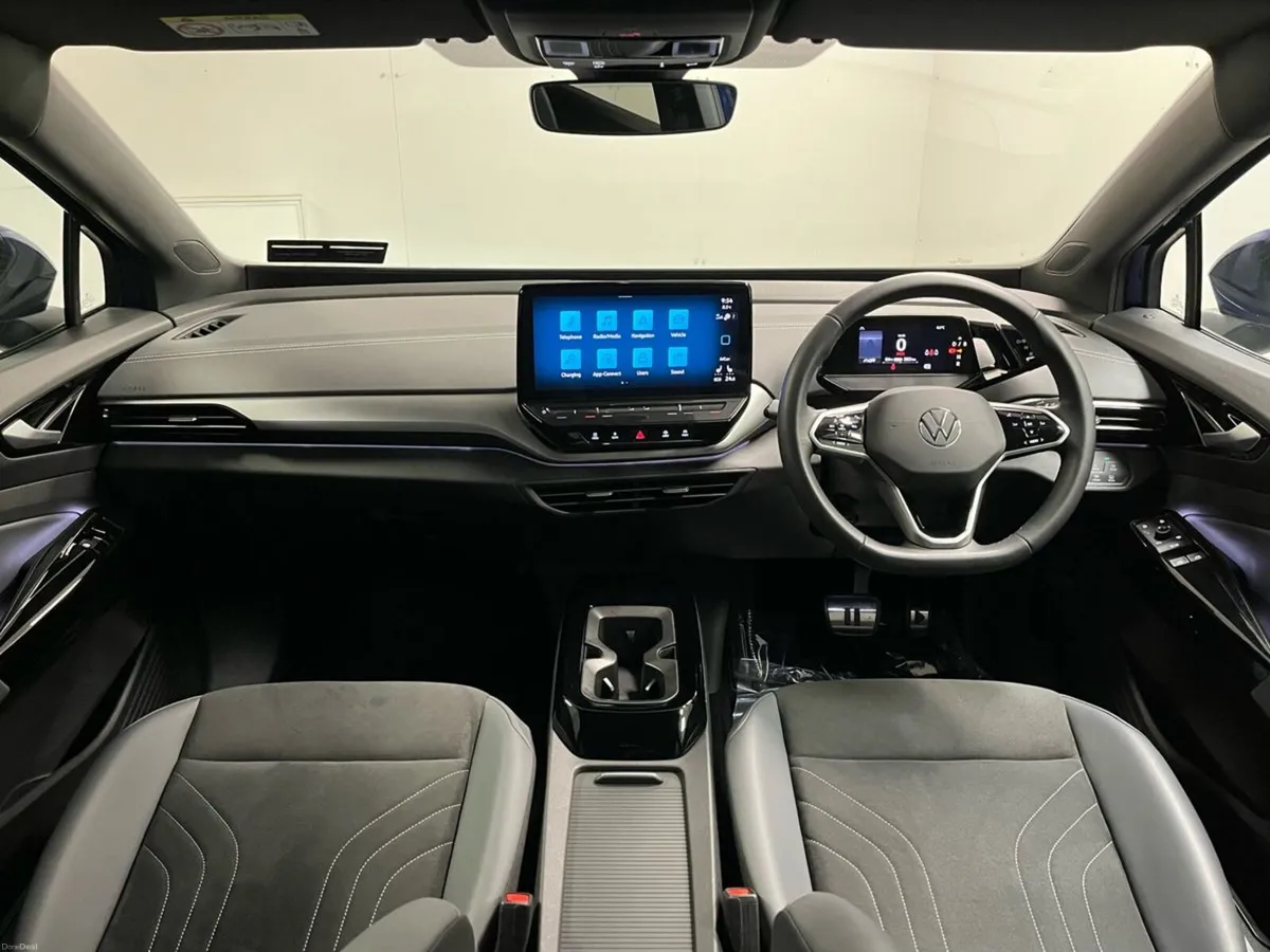 Volkswagen ID.5 Business 77kWh 174BHP - Reversing - Image 4