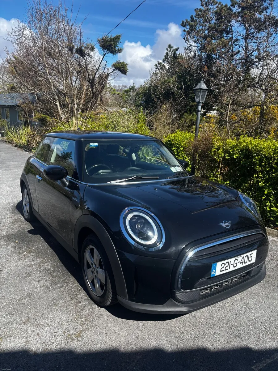 Mini Cooper 2022 - Image 1