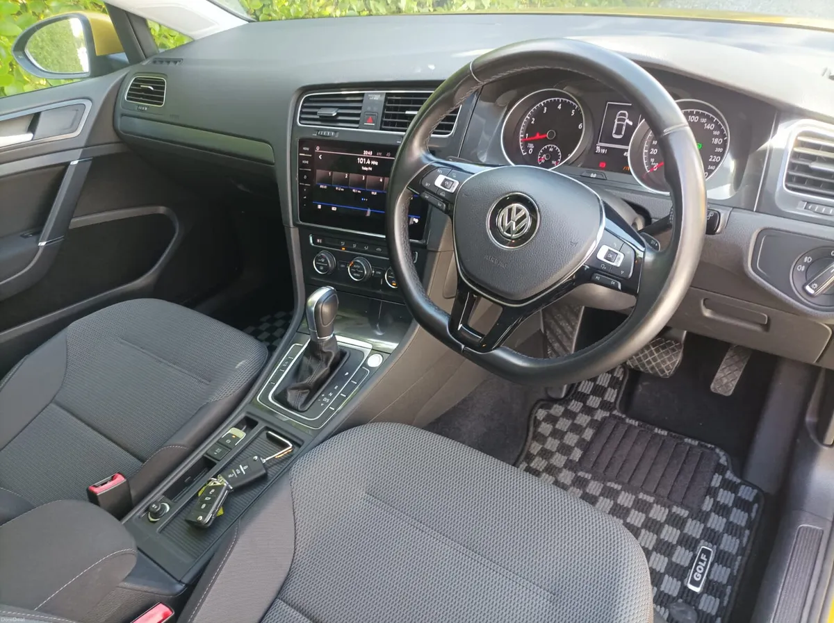 Volkswagen Golf 1.2 TSI Comfortline Automatic,2017 - Image 3