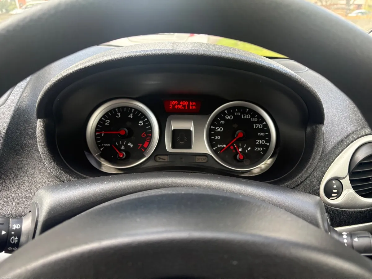 Serviced/Valeted/Tax/NCT Renault Clio low milage - Image 4