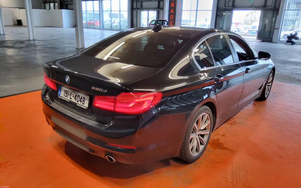 BMW 5-Series 2019 - Image 4