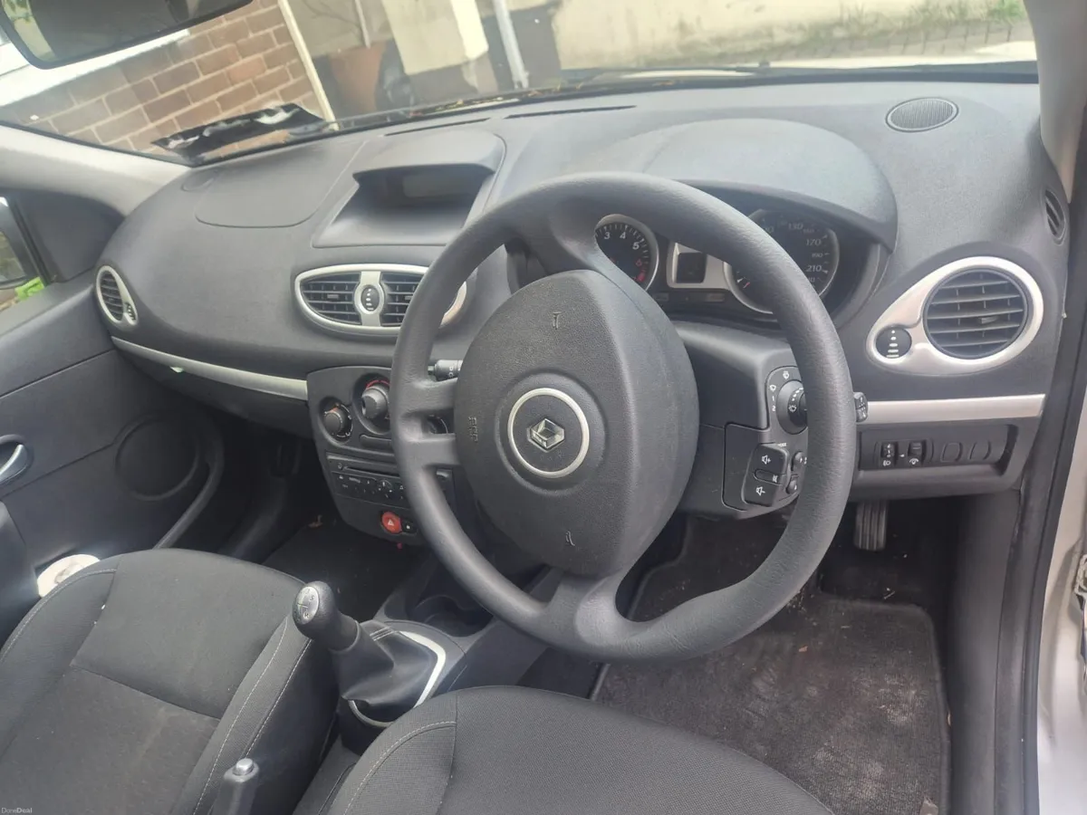 Renault Clio 2010 - Image 3