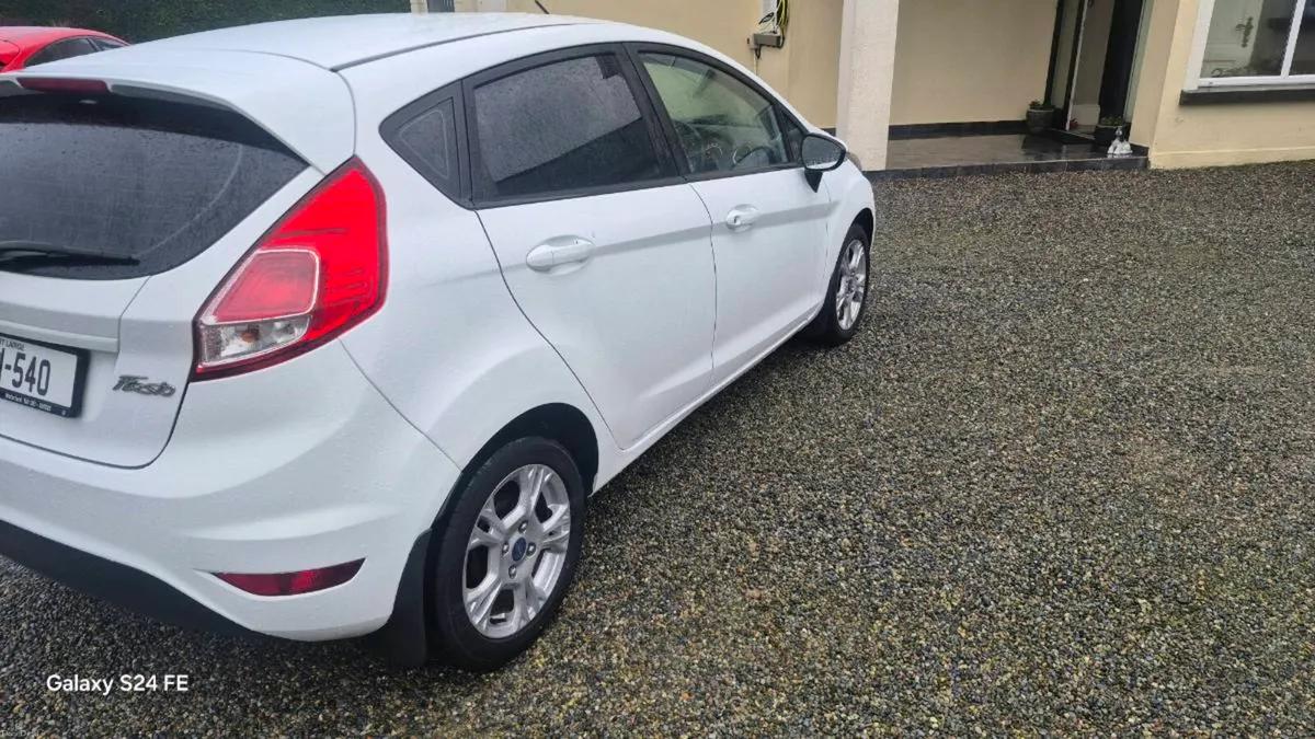 Ford fiesta - Image 2