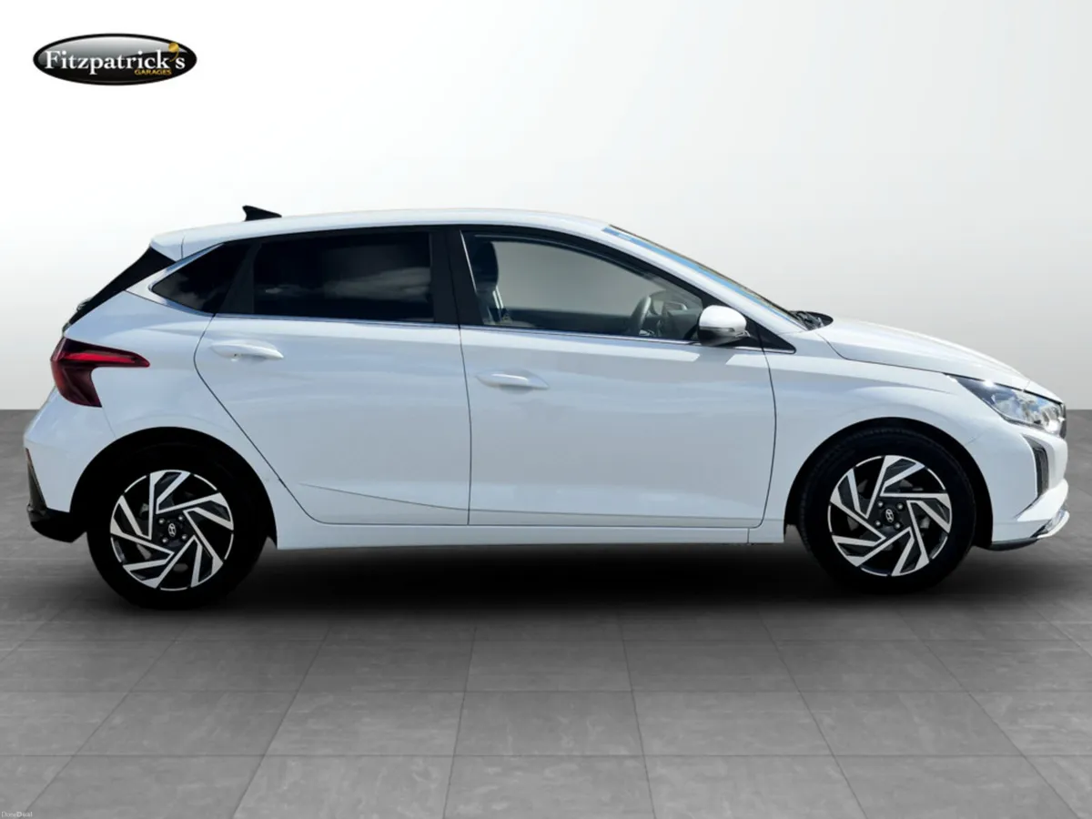 Hyundai i20 Deluxe 2024 - €500 voucher included - Image 3