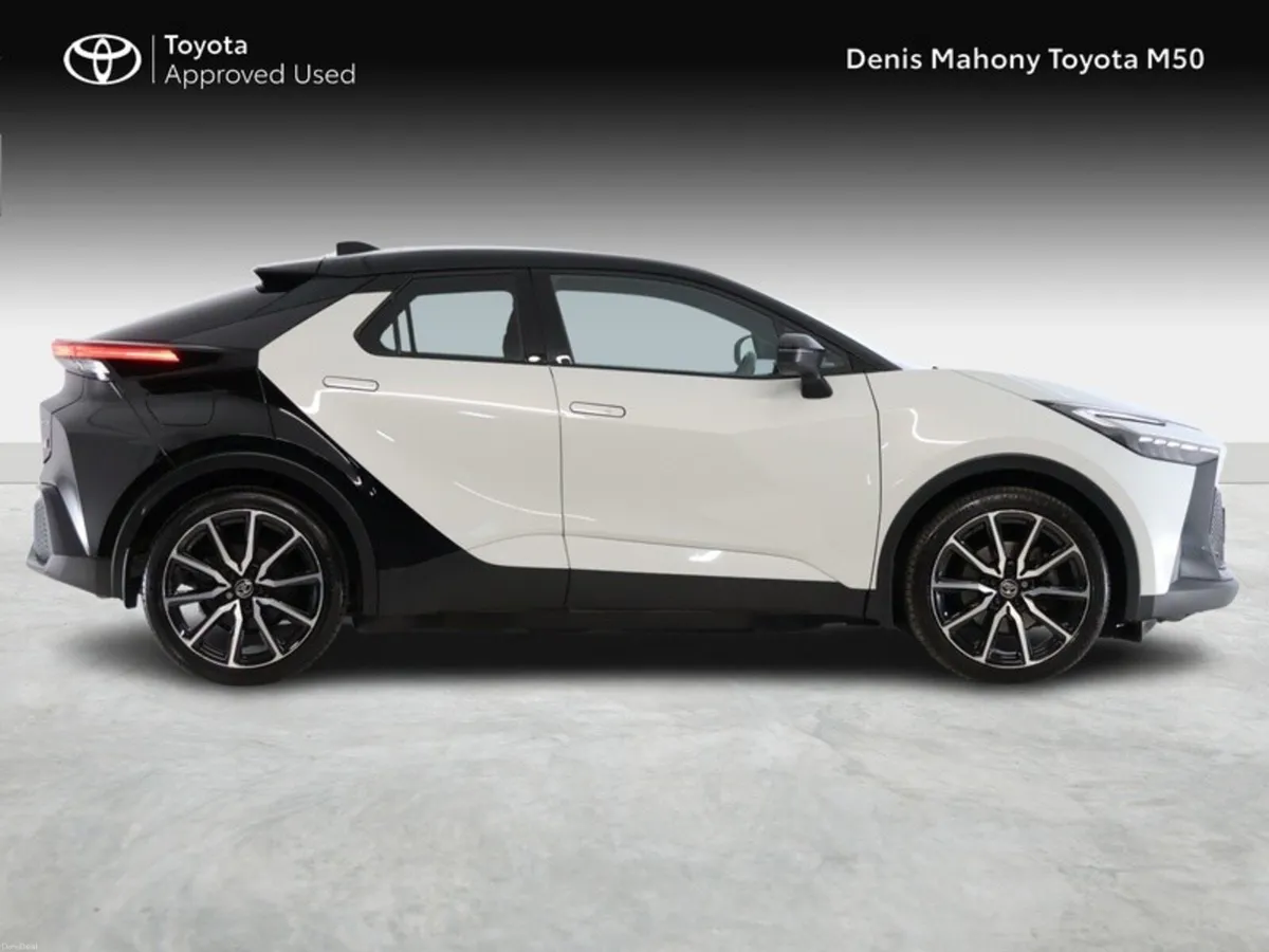 Toyota C-HR GR Sport Premiere Plug-in - Image 3