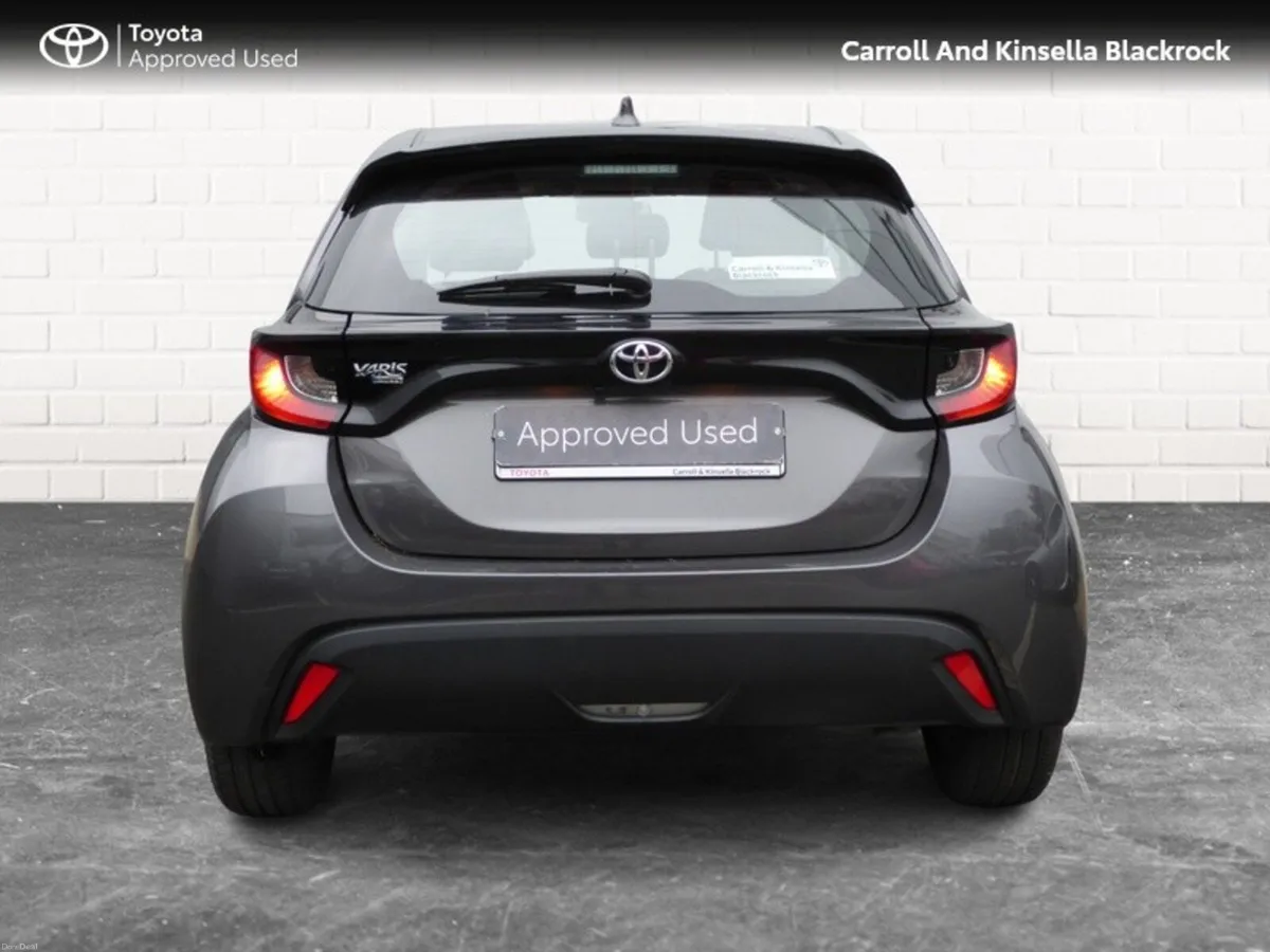 Toyota Yaris Hybrid Luna - Image 4