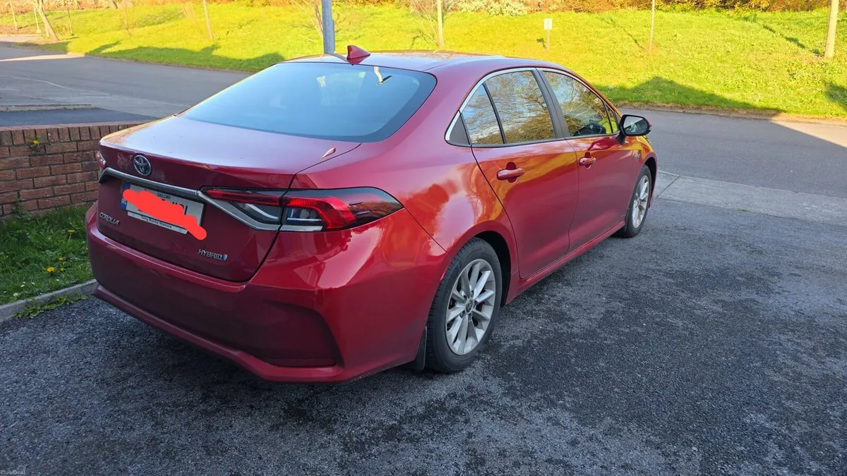Toyota Corolla Saloon - Image 2