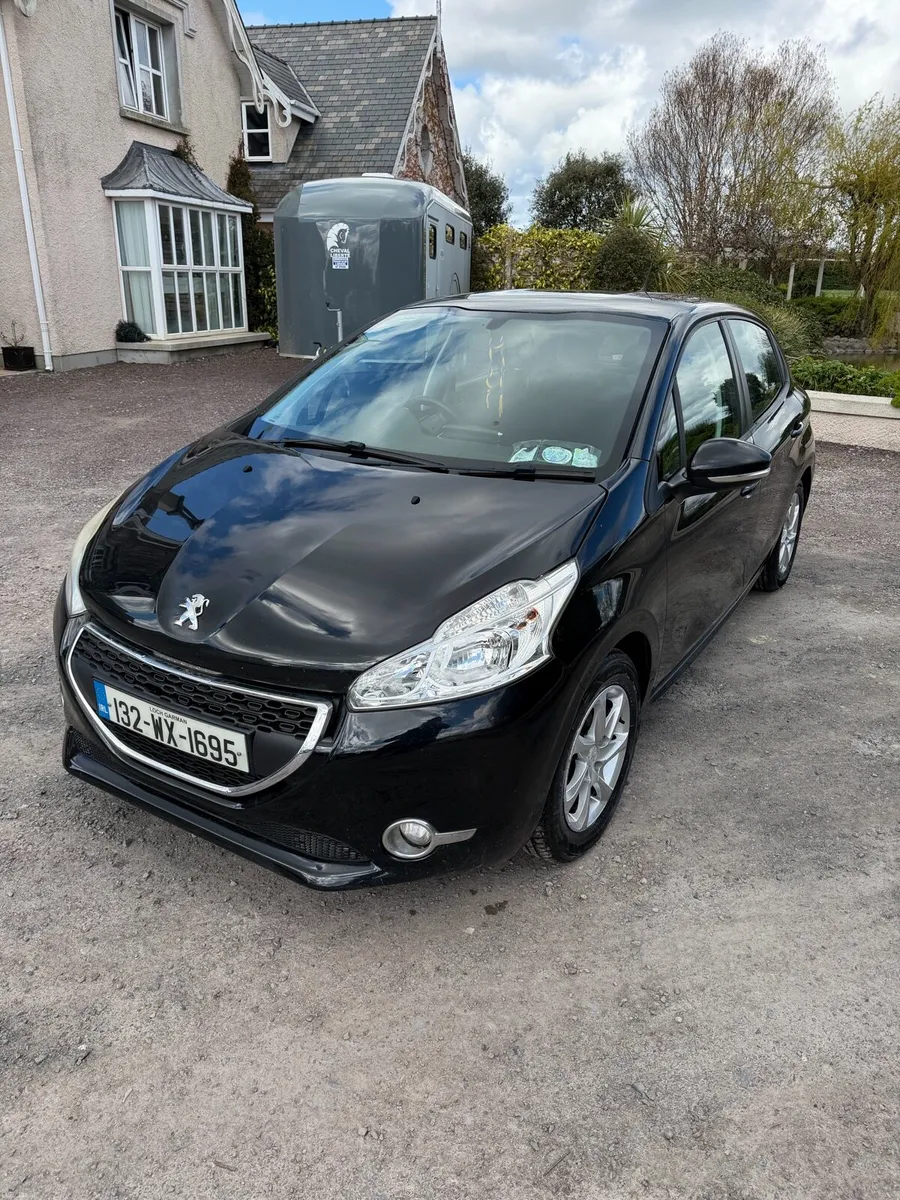 Peugeot 208 - Image 1
