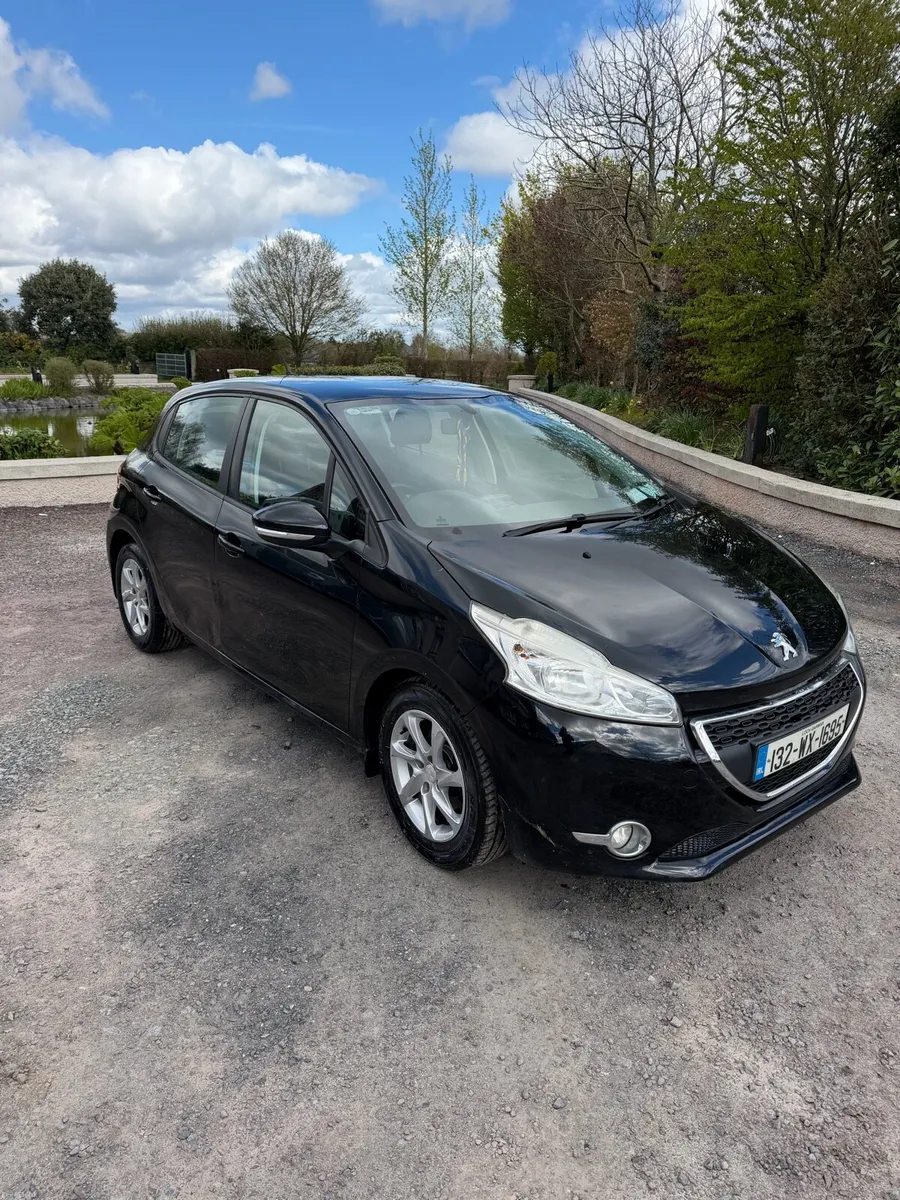 Peugeot 208 - Image 2