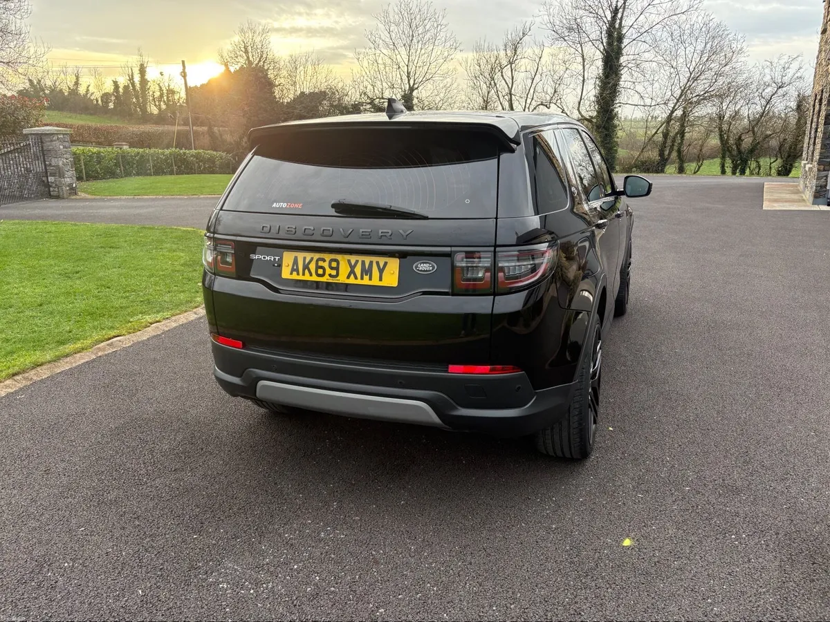 Land Rover Discovery Sport 2020 - Image 2