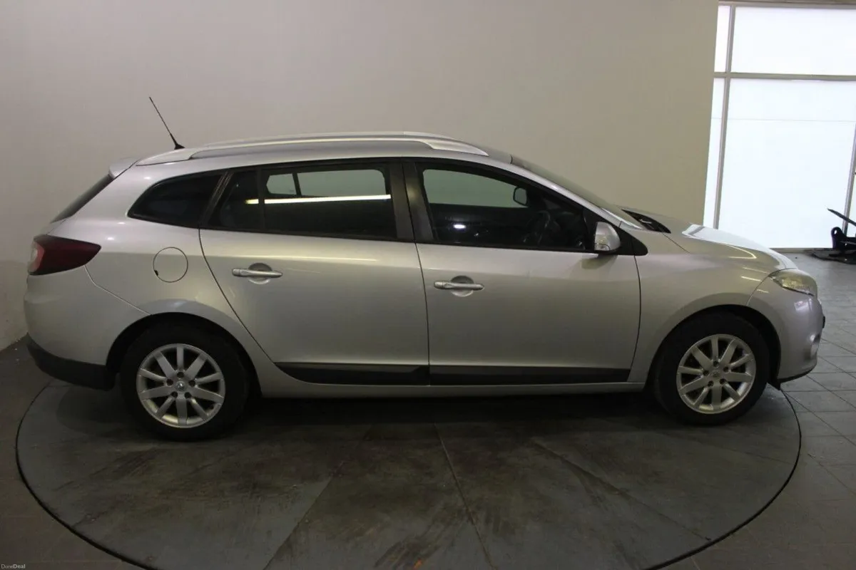 Renault Megane 1.5 DCI  DYNAMIQUE - TENDER 1 - Image 4