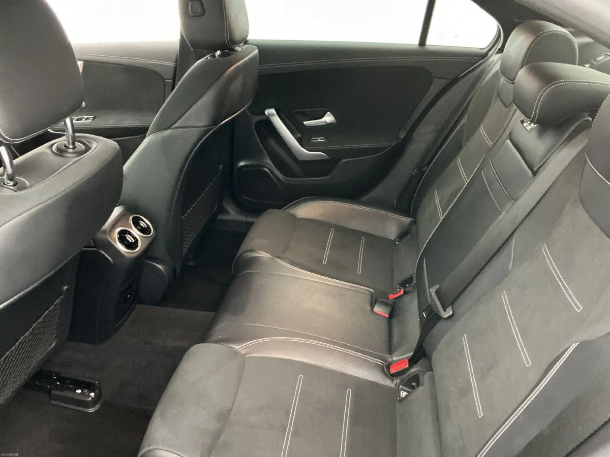 MERCEDES-BENZ A CLASS 250 AMG LINE PREMIUM PLUS - Image 4