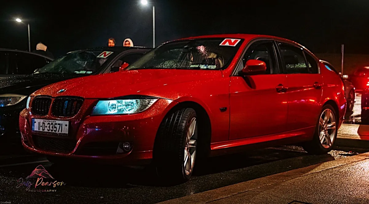 BMW E90 2011 - Image 1